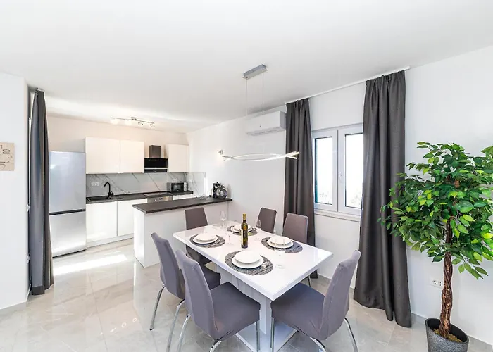 Beautiful In Okrug Gornji *