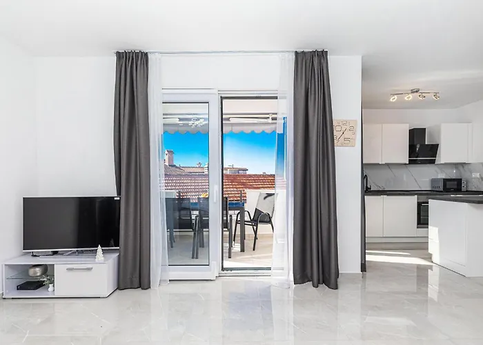 Beautiful In Okrug Gornji *