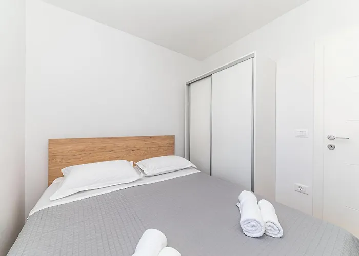 Beautiful In Okrug Gornji Apartament *